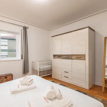 Cosy With Veranda In Gaia - 1e * Вила-Нова-ди-Гая