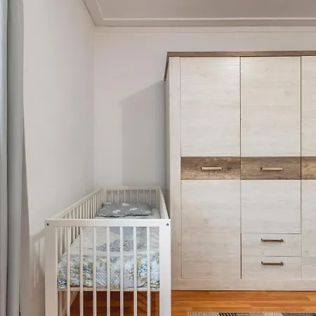 Cosy With Veranda In Gaia - 1e דירה *